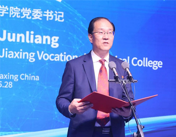 嘉职院—意大利时尚学院学生时装作品全球发布